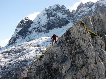 Torre de Lueje (2.025 m.)